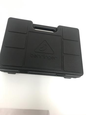BEHRINGER (ベリンガー) / マイクケース&マイクホルダー A0122