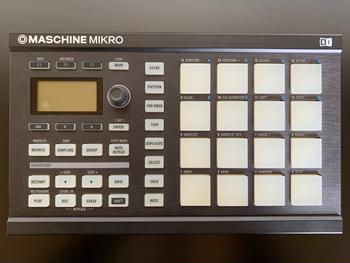 Native Instruments (ネイティブインストゥルメンツ) / MASCHINE MIKRO