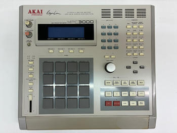 AKAI (アカイ) / MPC3000 サンプラー/シーケンサー E088