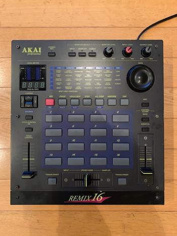 AKAI (アカイ) / REMIX16