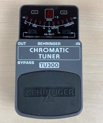 BEHRINGER (ベリンガー) / TU300 Chromatic Tuner ギター/ベース用チューナー