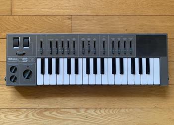 YAMAHA (ヤマハ) / CS01 gray アナログシンセサイザー 美品