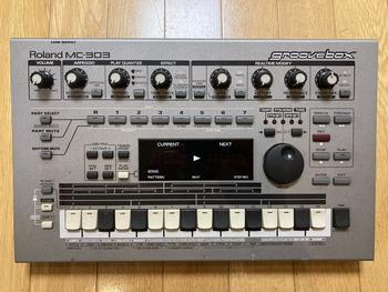 ROLAND (ローランド) / MC-303 グルーヴボックス リズムマシン