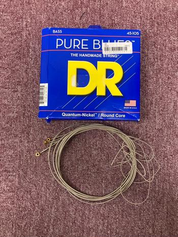 DR (ディーアール) / PB-45 PURE BLUES Quantum Nickel Medium 45-105 C0848