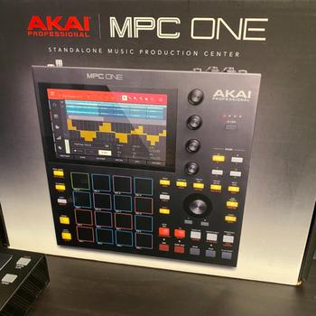 AKAI (アカイ) / AKAI MPC ONE