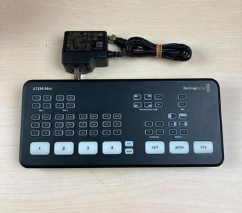 Blackmagic Design (ブラックマジックデザイン) / ATEM Mini SWATEMMINI ライブプロダクションスイッチャー D0008