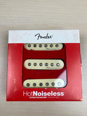 FENDER (フェンダー) / Hot Noiseless Strat PickUps Set D0506