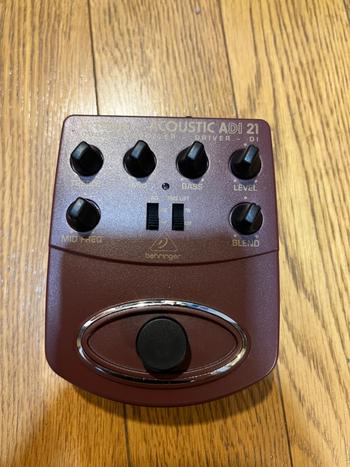 BEHRINGER (ベリンガー) / ADI21 V-Tone Acoustic アコースティックギター用プリアンプ
