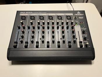 PEAVEY (ピーヴィー) / RQ200　コンパクトミキサー　フェーダーメンテナンス済【完動品】