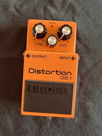 BOSS / DS-1 ディストーション