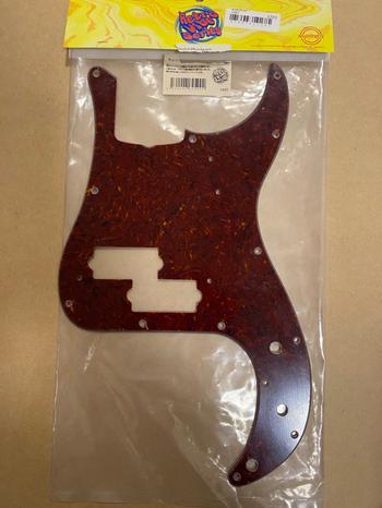 MONTREUX (モントルー) / Real Celluloid 62 PB pickguard [1447]