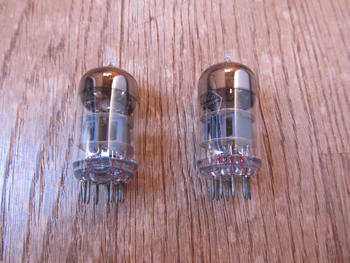 ロシア製真空管  / 6N2P (ECC83 12AX7類似) VOSKHOD 6Vヒーター 2本セット