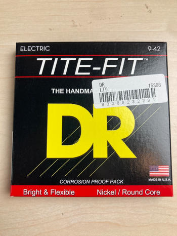 DR (ディーアール) / LT-9 TITE-FIT LITE エレキギター弦 D1307