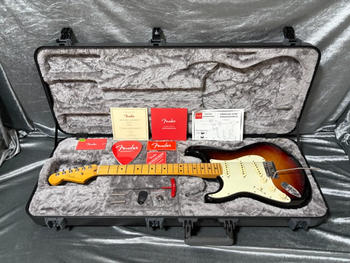 FENDER (フェンダー) / 左利き用レフティーモデル 極美品 American Ultra Stratocaster 2021年製