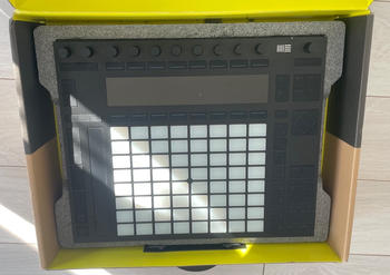 ABLETON (エイブルトン) / Push2 Live用コントローラー