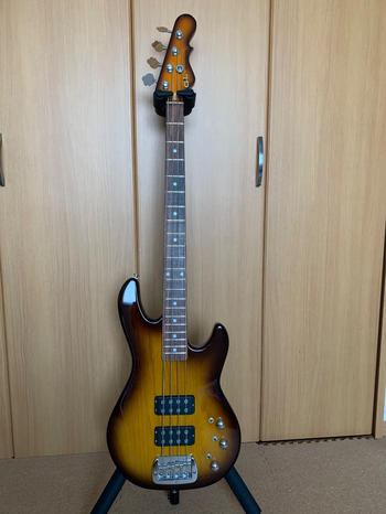 G&L (ジーアンドエル) / L-2000 Tribute series