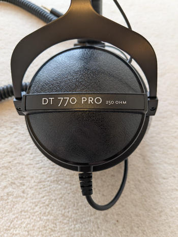 beyerdynamic（ベイヤーダイナミック） / DT770PRO 250Ω 密閉型モニターヘッドホン
