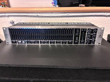 BEHRINGER (ベリンガー) / DEQ1024　アナログ操作のデジタルEQ