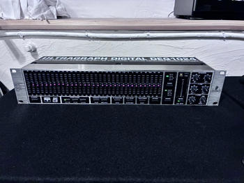 BEHRINGER (ベリンガー) / DEQ1024　アナログ操作のデジタルEQ