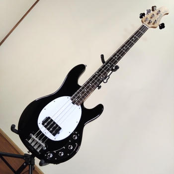STERLING (スターリン) / Stingray Ray34 BK×WH 黒×白 スティングレイ ミュージックマン ブラック×ホワイトエレキベース