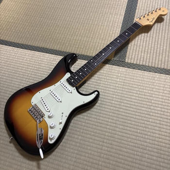 FENDER (フェンダー) / Made in Japan Traditional 60s Stratocaster 3-Color Sunburst