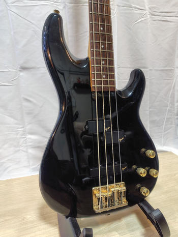 Squier by Fender フレットレス ジャズベース｜SOUNDMART