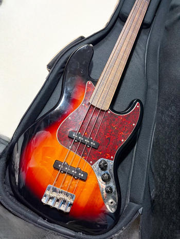 SQUIER (スクワイヤ) / Squier by Fender フレットレス ジャズベース