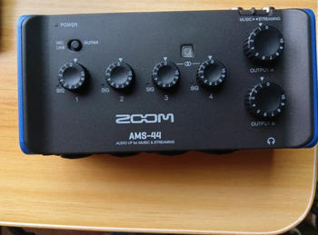 ZOOM（ズーム） / AMS-44