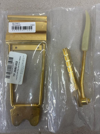 ALLPARTS (オールパーツ) / TP-3680-002 Gold Vibrato Tailpiece ギターブリッジ D1457