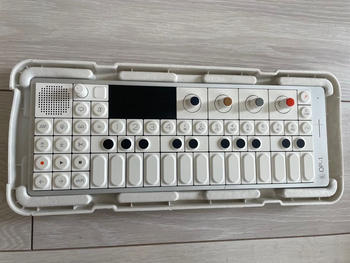 TEENAGE ENGINEERING (ティーンエイジ エンジニアリング) / OP-1 field