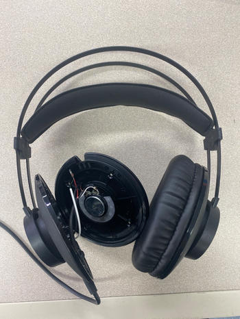 AKG (アーカーゲー) / K72 密閉型ヘッドホン D1620