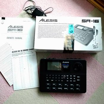 ALESIS (アレシス) / SR-16 リズムマシン/ドラムマシン