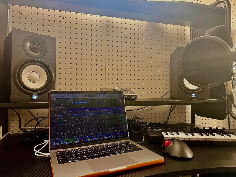 あなたのメロディや鼻歌を曲にします!